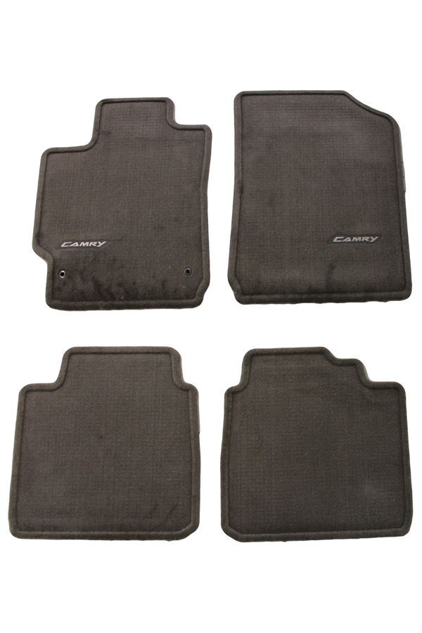 Genuine Toyota Accessories PT206-32100-45 Custom Fit Carpet Floor Mat - (Gray)